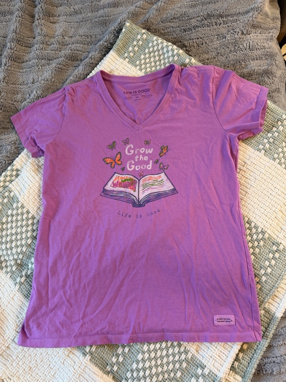 Women’s Life is Good purple v neck t shirt 💜